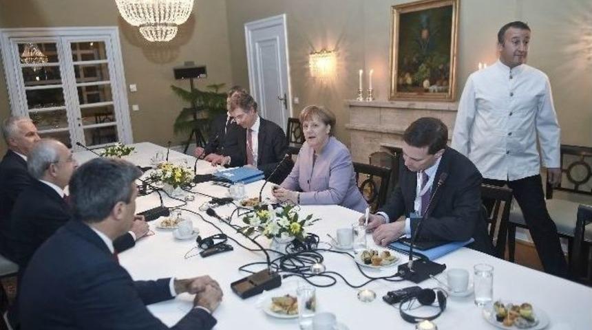 Merkel, Chp Lideri Kılı&ccedil;daroğlu İle G&ouml;r&uuml;şt&uuml;