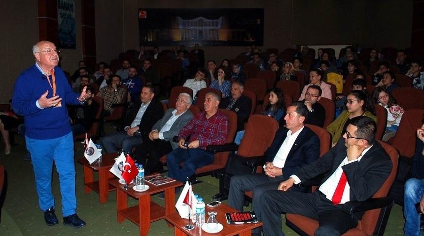 T&uuml;rkiye&rsquo;de Islak Mendili Bulan İş Adamı Salihli&rsquo;de Tecr&uuml;belerini Anlattı