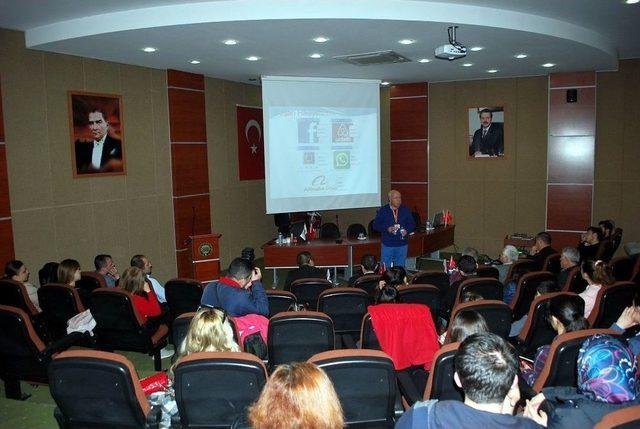 Türkiye’de Islak Mendili Bulan İş Adamı Salihli’de Tecrübelerini Anlattı