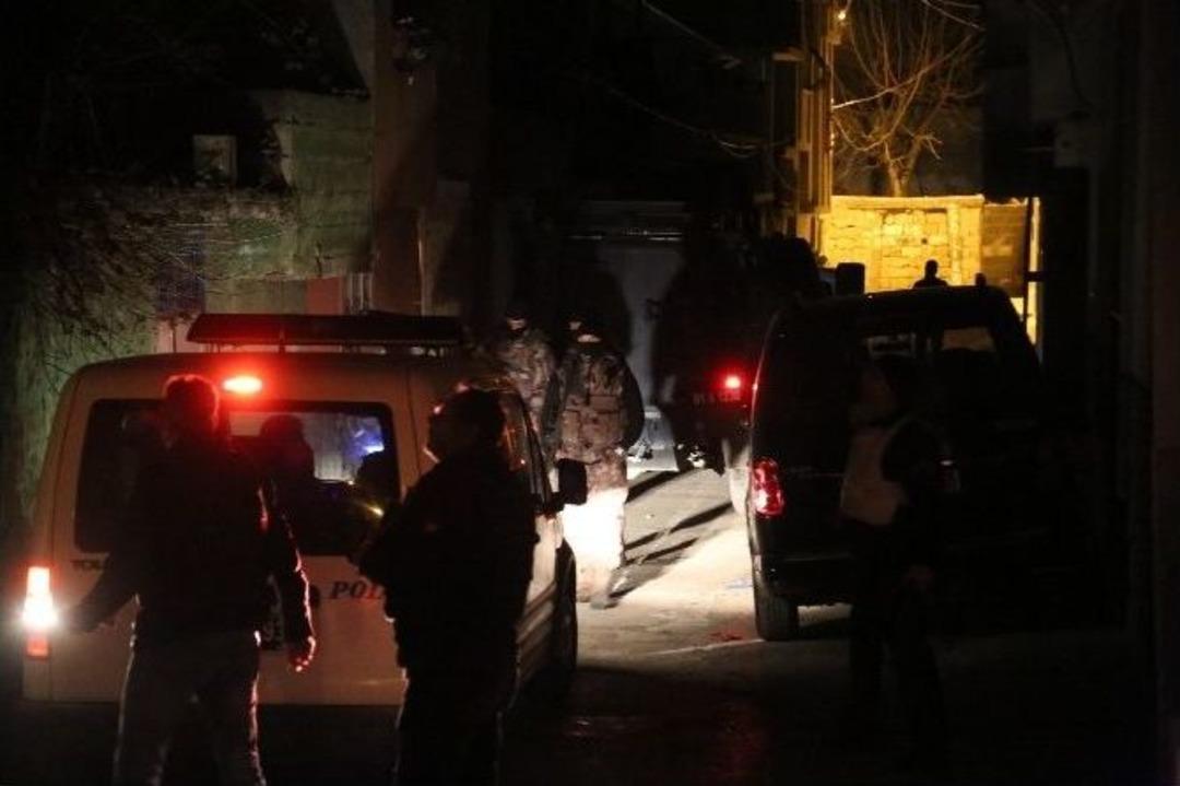 Adana&rsquo;da Pkk/kck Operasyonu: 22 G&ouml;zaltı