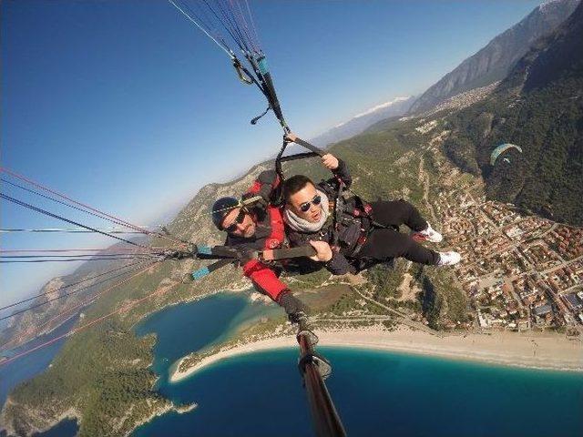 (özel Haber) Çinliler Yeni Yılı Ölüdeniz Semalarında Kutladı