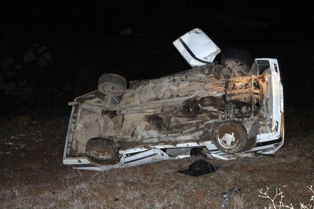 Otomobil Takla Attı: 1 Ölü, 2 Yaralı 1