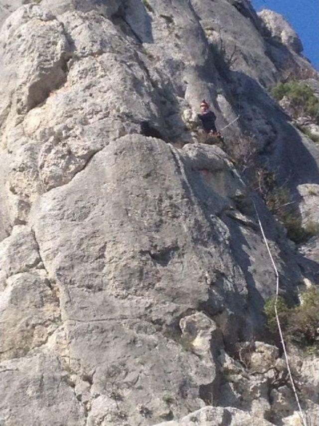 Kayalıkta Mahsur Kalan Ke&ccedil;iyi Afad Kurtardı 3