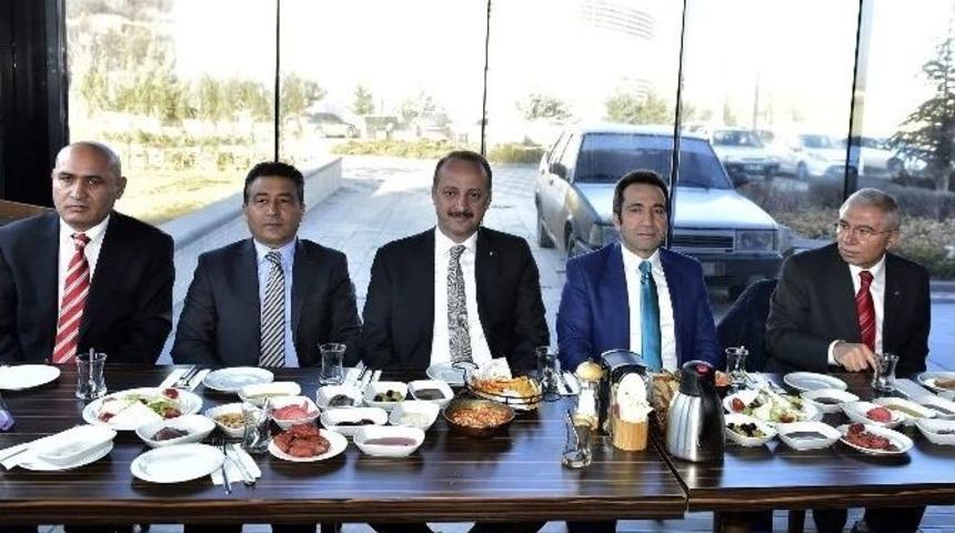 Mamak&rsquo;ın Teog Şampiyonlarına Motivasyon Kahvaltısı