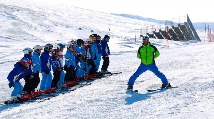 B&uuml;y&uuml;kşehir Geleceğin Şampiyonlarını Yetiştiriyor