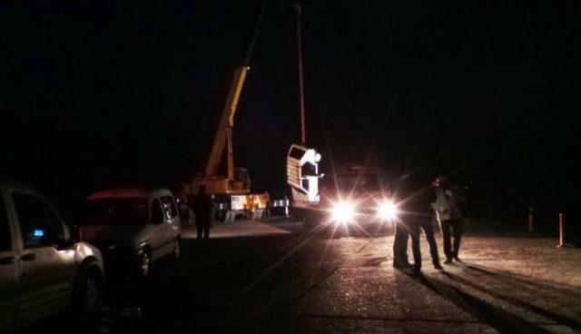 Otomobiliyle Rıhtımda Manevra Yaparken Denize Düştü 1