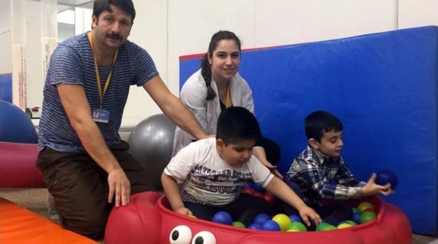 (&ouml;zel Haber) Akdem&rsquo;deki Duyu B&uuml;t&uuml;nleme Terapisi Ailelerin Umudu Oldu