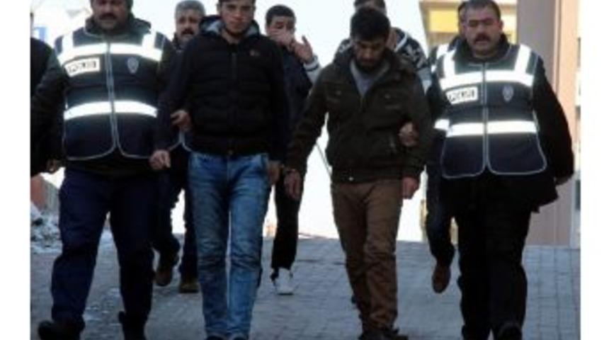 Pişkin Hırsızlar: &ldquo;hangi Kanalda &Ccedil;ıkacak&rdquo;