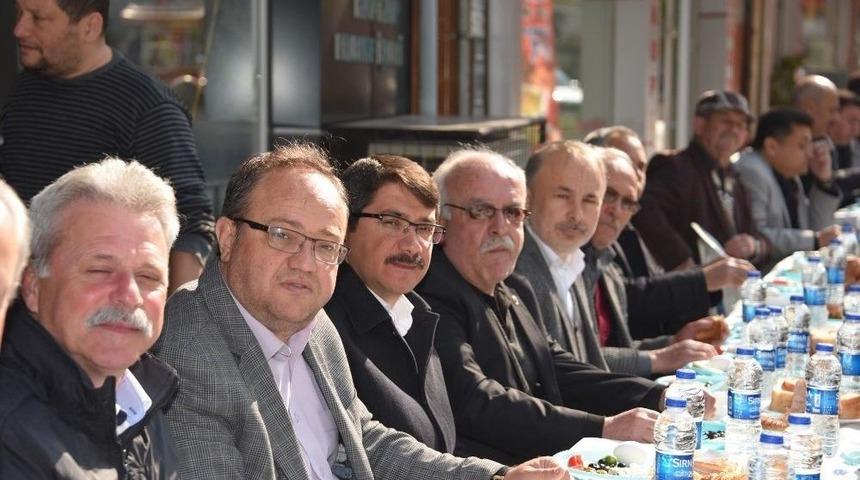 Başkan &Ccedil;elik Esnaflara &rsquo;evet&rsquo;i Anlattı