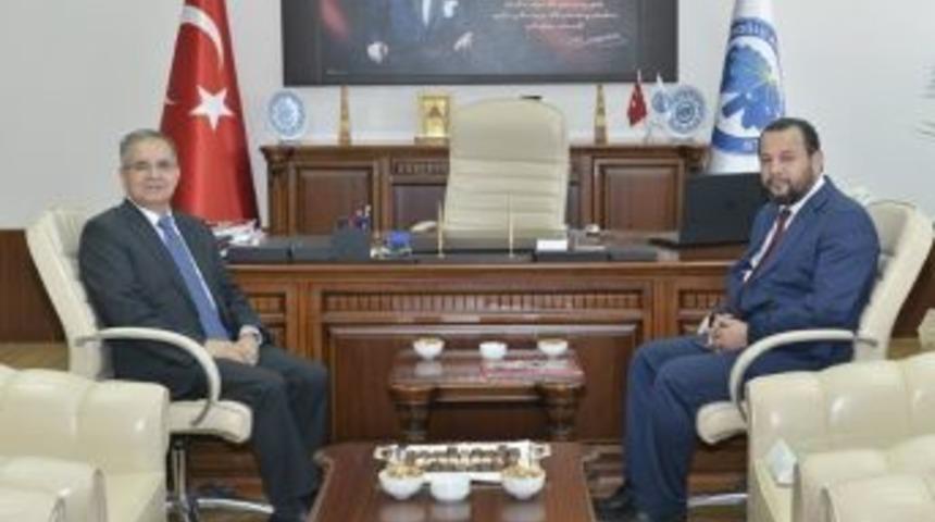 Vali Tapsız&rsquo;dan Rekt&ouml;r Akg&uuml;l&rsquo;e İade-i Ziyaret