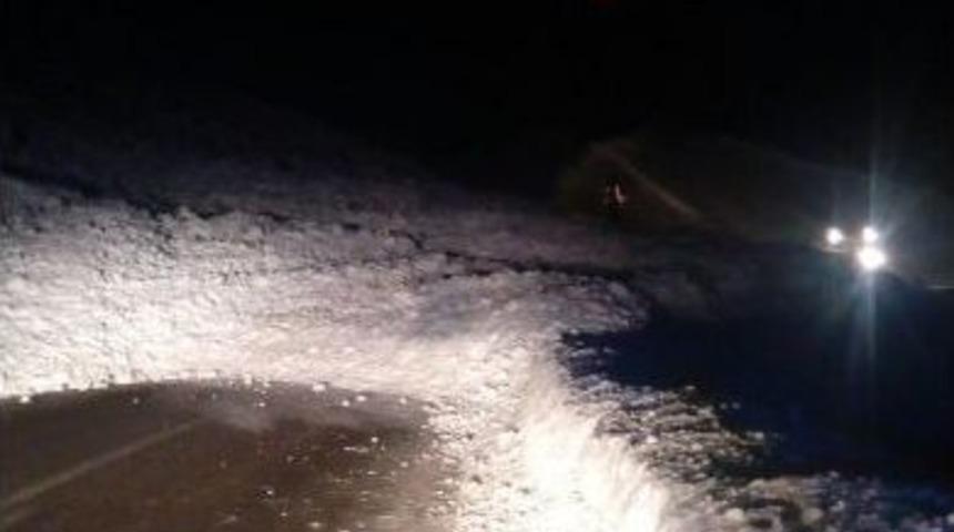 Van-hakkari Karayoluna &Ccedil;ığ D&uuml;şt&uuml;