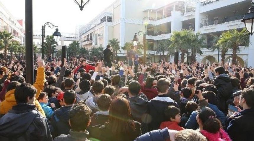 &Uuml;nl&uuml; Youtuberlar Mavibah&ccedil;e&rsquo;de Oyunseverlerle Buluştu