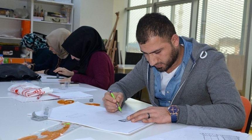 Osmek, Yeni Stilistler Kazandırıyor