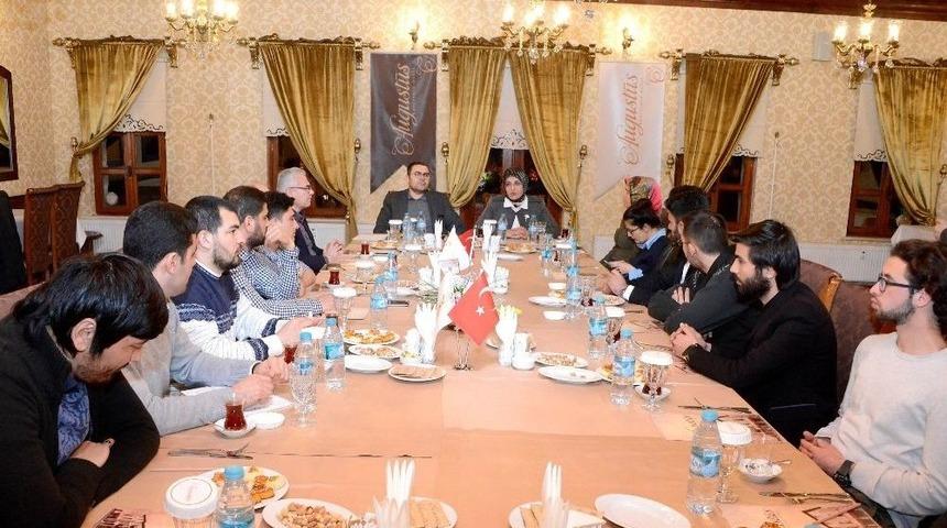 Başkan Toru, Yabancı &Ouml;ğrencilerle Buluştu