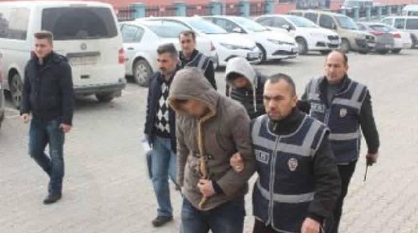 Sosyal Medyadaki Paylaşım Yapan Gen&ccedil;ler Adliyeye Sevk Edildi