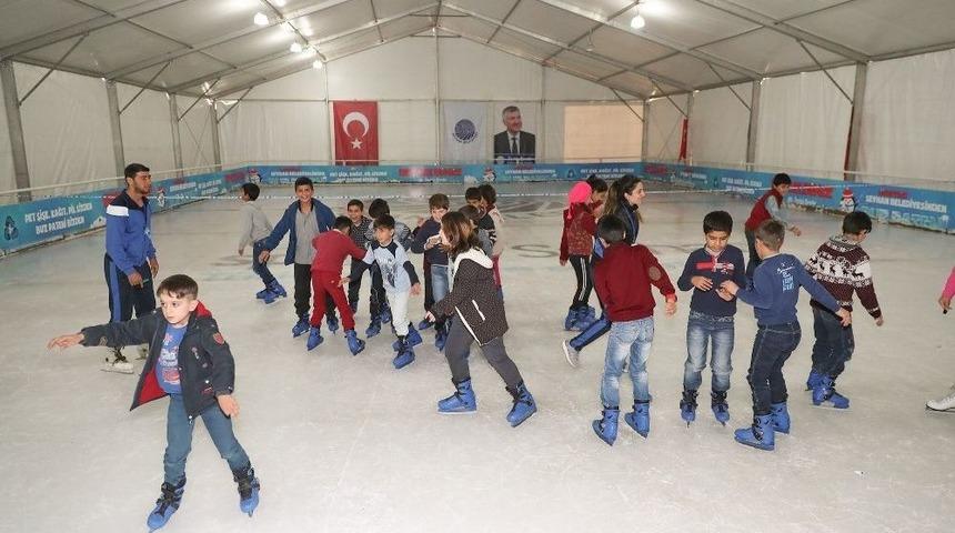 Seyhan&rsquo;da Buz Pisti A&ccedil;ıldı
