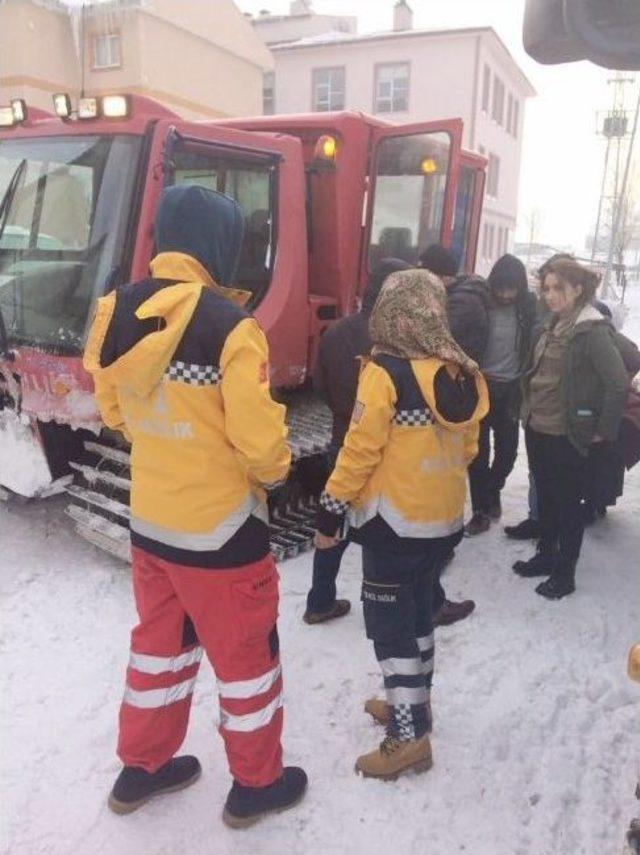 Erzurum&rsquo;un İl&ccedil;elerinde Kar Ve Tipi Hayatı Fel&ccedil; Etti 2