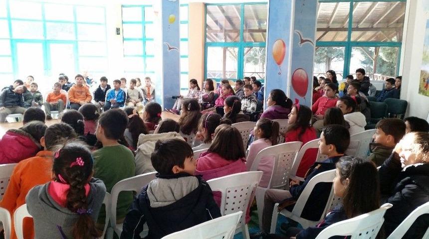 İzmit&rsquo;te &Ouml;ğrencilere Hakları Anlatıldı