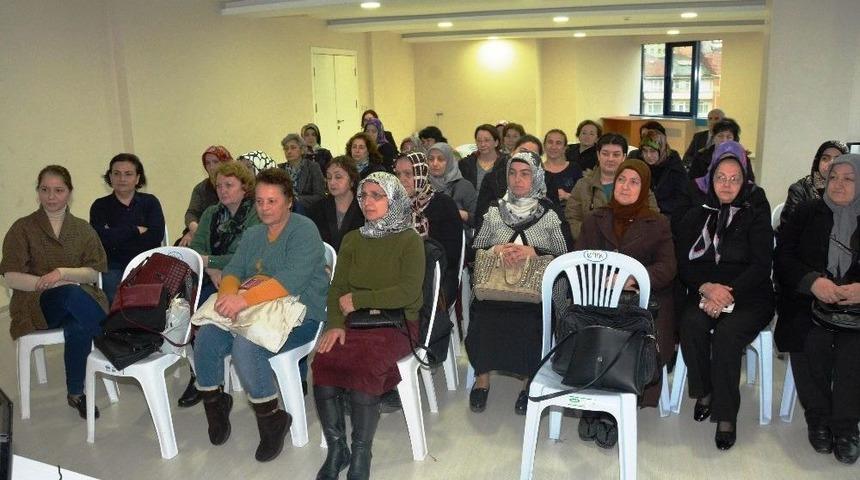 İzmek Kursiyerlerine Girişimcilikte &Ouml;nce Kadın Eğitimi