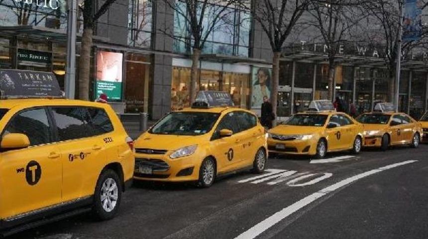 Tarkan'ın Afişleri New York Sokaklarında