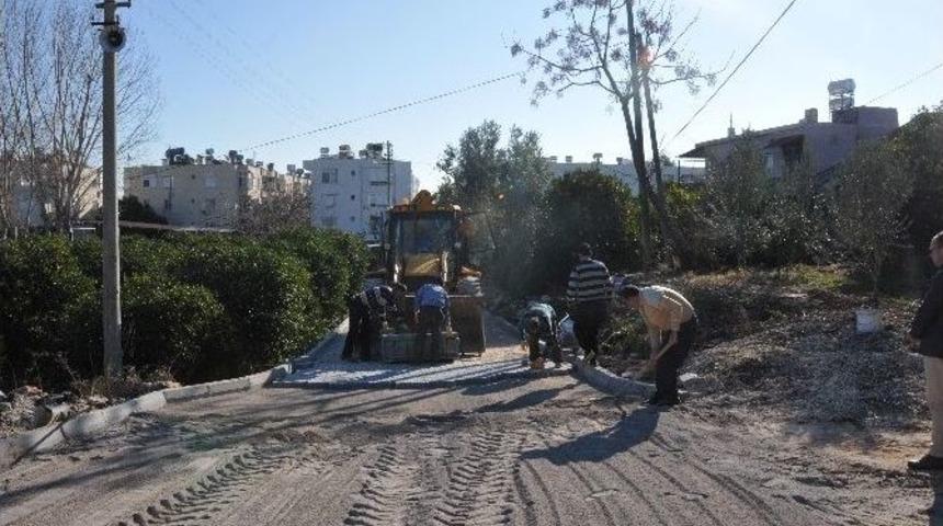 Erdemli&rsquo;de Parke Yol &Ccedil;alışmaları Devam Ediyor
