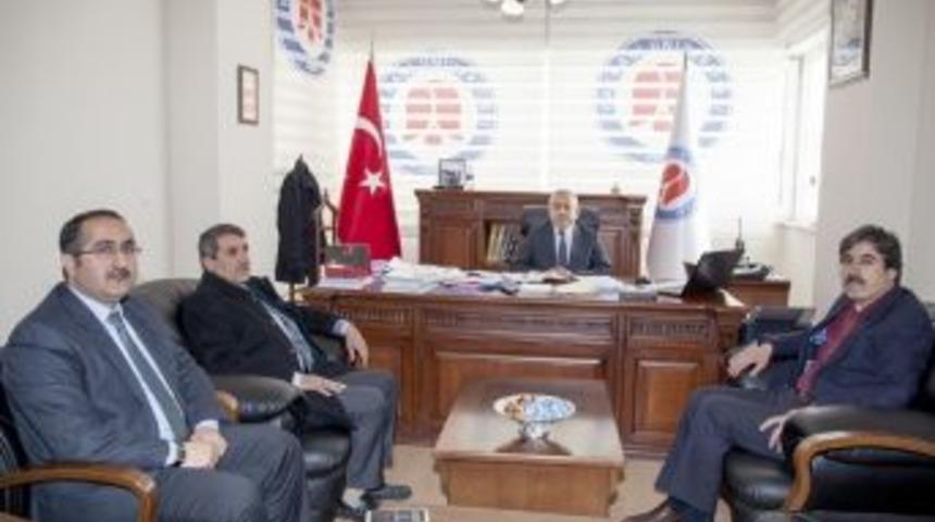 Ak Partili Fırat&rsquo;tan Rekt&ouml;r Pakiş&rsquo;e Ziyaret