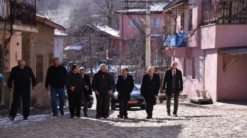 Vali Aktaş, Bulak K&ouml;y&uuml;n&uuml; Ziyaret Etti