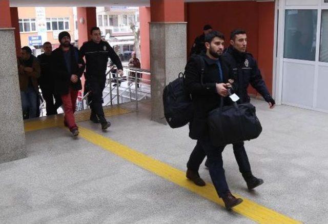 Kocaeli'de Fetö Şüphelisi 15 Kişi Adliyede