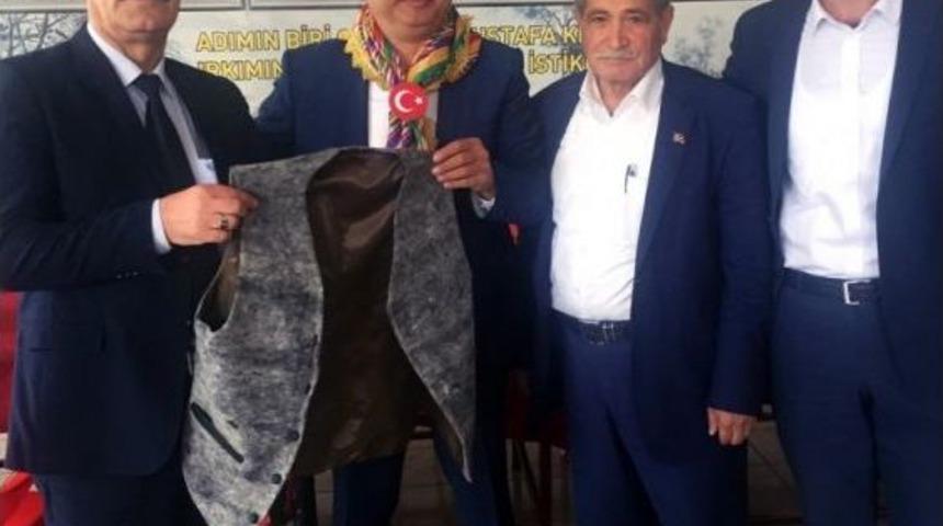 Başkan Uysal, Gaziantep&rsquo;te Y&ouml;r&uuml;k Ve T&uuml;rkmenlerle Buluştu