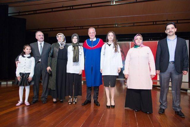 Sanko Üniversitesi Tıp Fakültesi Öğrencileri Beyaz Önlük Giydi