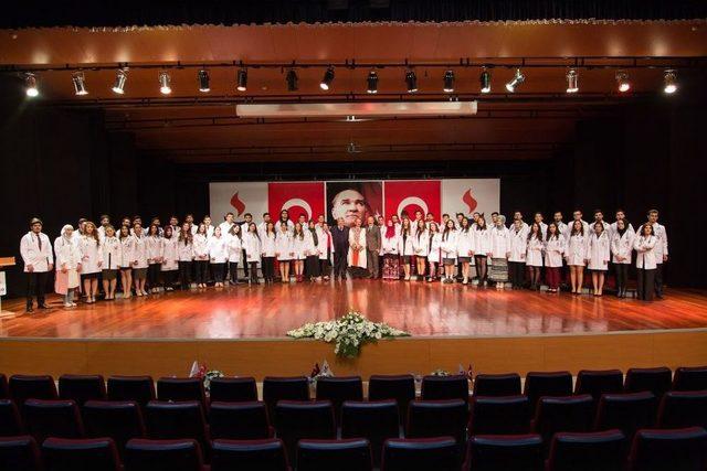 Sanko Üniversitesi Tıp Fakültesi Öğrencileri Beyaz Önlük Giydi