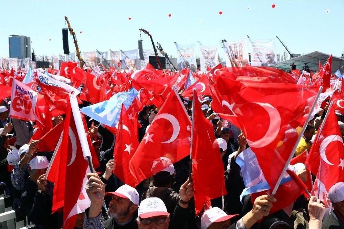 Cumhurbaşkanı Erdoğan Ve Başbakan Yıldırım&rsquo;ın Katılacağı T&ouml;rene Binlerce İnsan Akın Ediyor