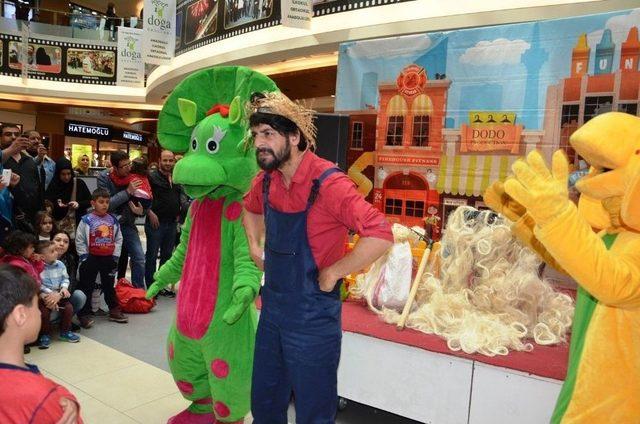 Barney Ve Arkadaşları Malatya Park Avm’de Miniklerle Buluştu