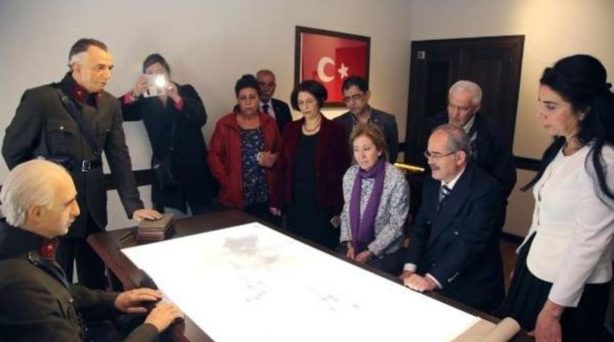 Chp Milletvekili Gülsün Bilgehan, Kurtuluş Müzesi'ni Gezdi