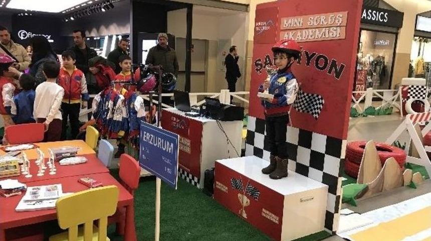 Forum Erzurum&rsquo;da Mini S&uuml;r&uuml;ş Akademisi T&uuml;m Hızıyla S&uuml;r&uuml;yor