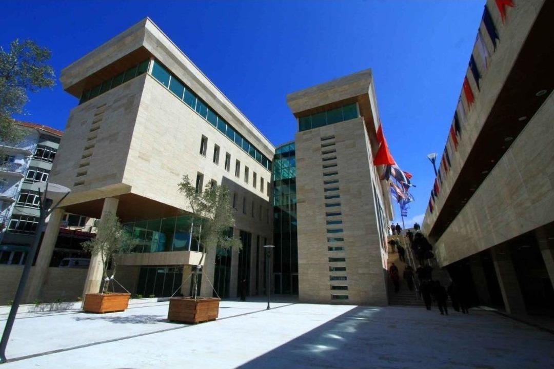 Karam&uuml;rsel&rsquo;de Yeni Hizmet Binası Ve Kent Meydanının Tanıtımı Yapıldı