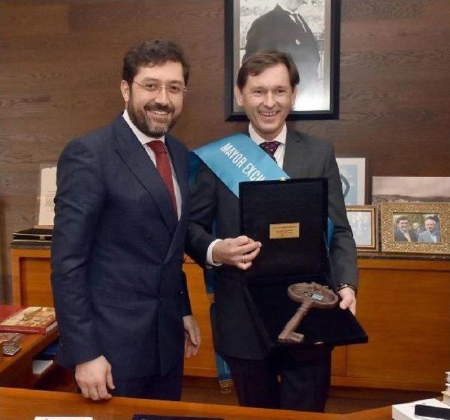 Almanya nın Herne Belediye Başkanı Frank Dudda dan Şehitler Tepesi Ve Reina ya Ziyaret 2