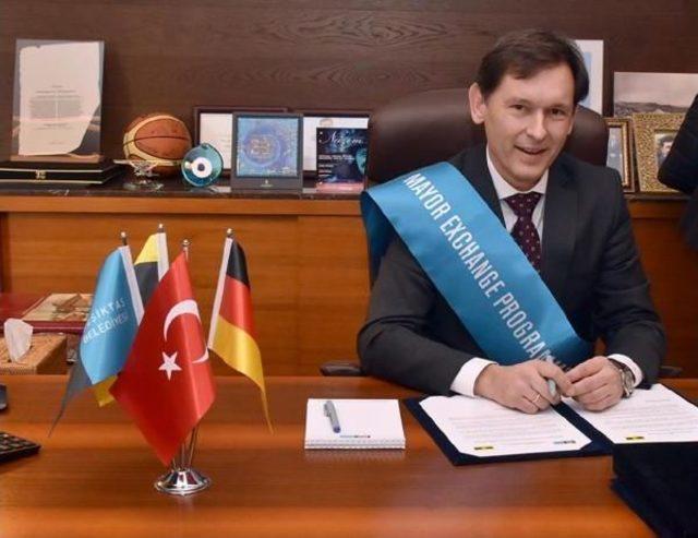 Almanya nın Herne Belediye Başkanı Frank Dudda dan Şehitler Tepesi Ve Reina ya Ziyaret 3