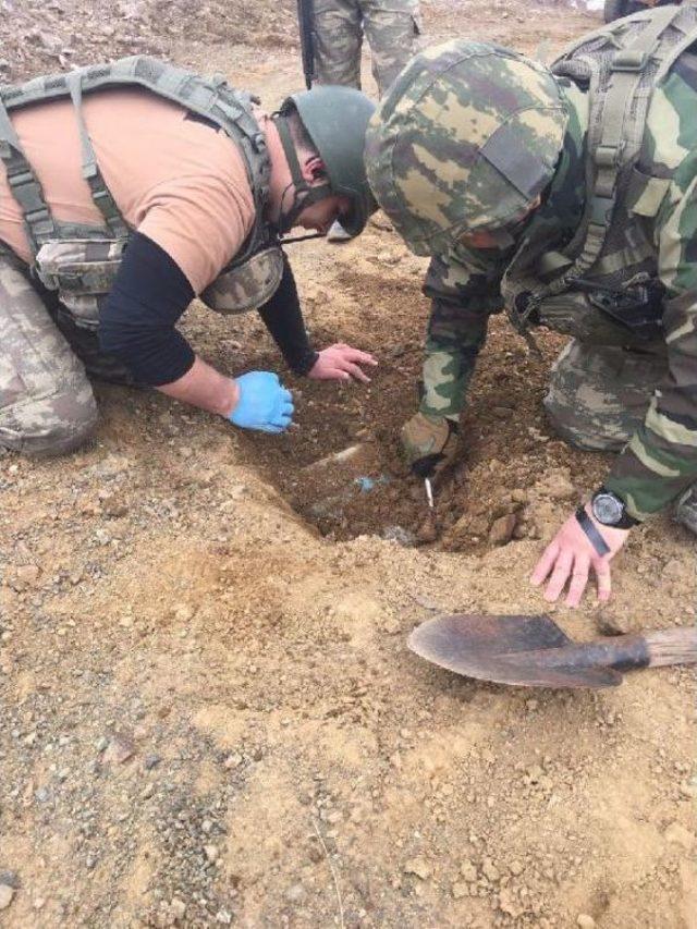 Tsk: Şemdinli'de At4 Lav Lançeri Ele Geçirildi