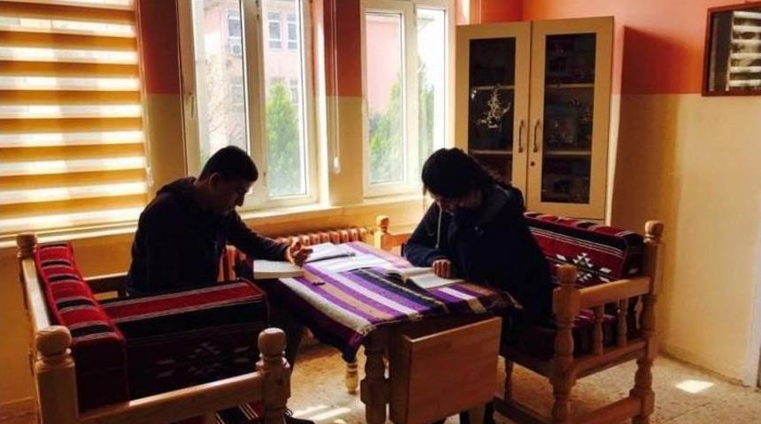 Kaymakam &Ccedil;imşit, Viranşehir Anadolu Lisesi K&uuml;t&uuml;phanesinin A&ccedil;ılışına Katıldı