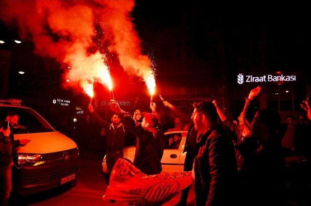 Malatyalı Taraftarlar Elazığ Galibiyetinin Sevincini Doyasıya Yaşadılar 1