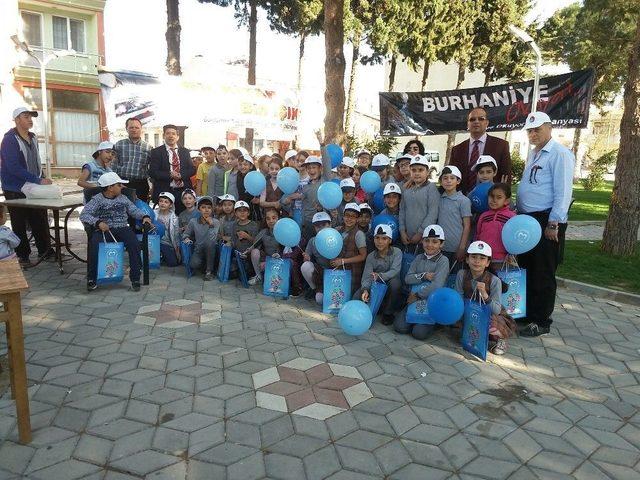 K&uuml;t&uuml;phaneler Haftasını &Ccedil;ay Bah&ccedil;esinde Kutladılar 1