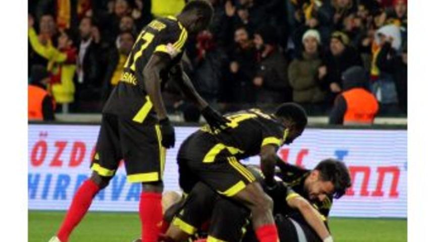 Evkur Yeni Malatyaspor Şampiyonluğa &Ccedil;ok Yakın