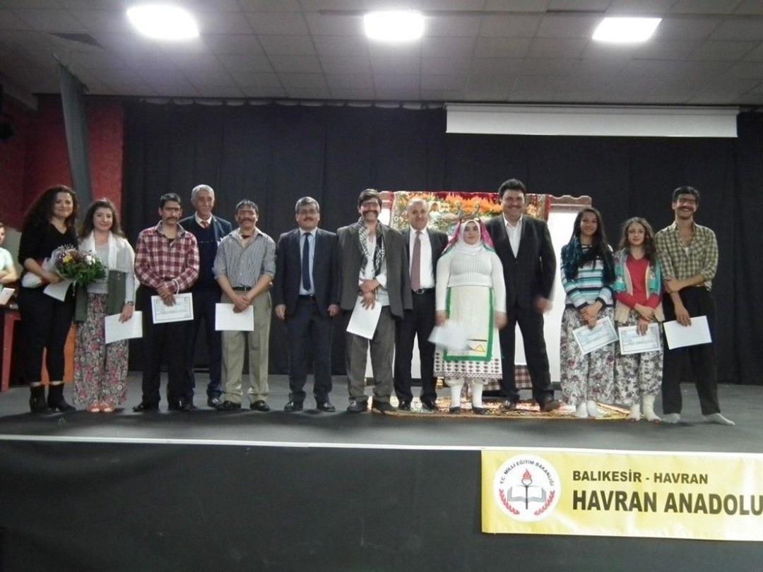 Havran&rsquo;da D&uuml;nya Tiyatrolar G&uuml;n&uuml;