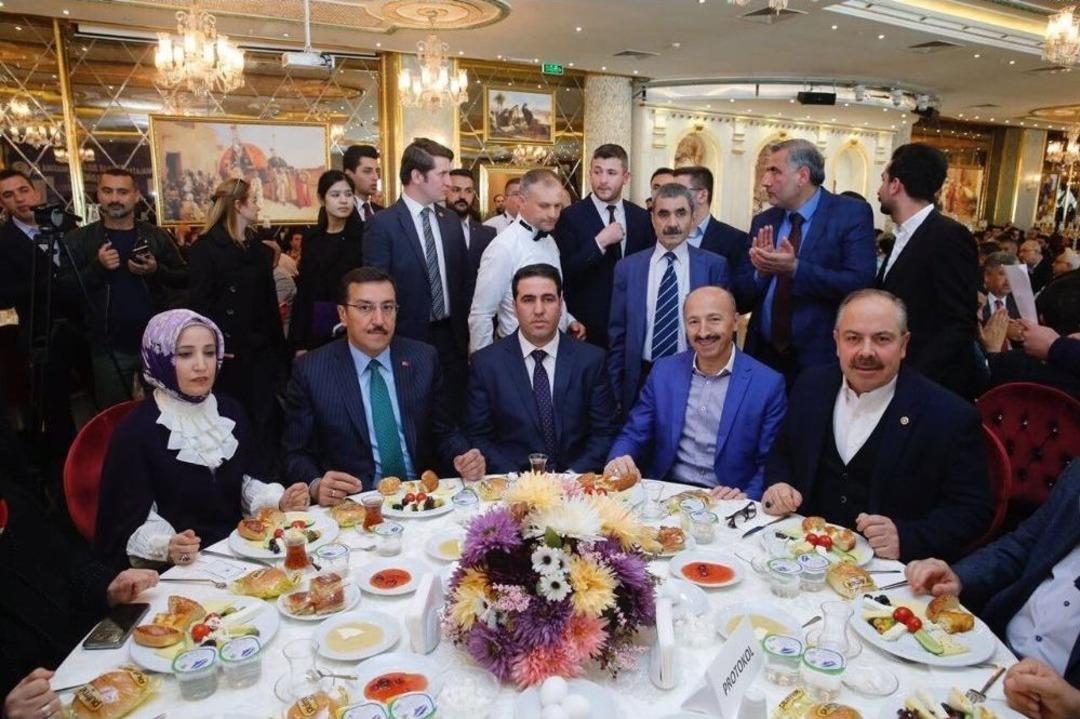 Bakan T&uuml;fenkci: "turgut &Ouml;zal&rsquo;ın Da Hayalini 16 Nisan&rsquo;da Ger&ccedil;ekleştireceğiz"