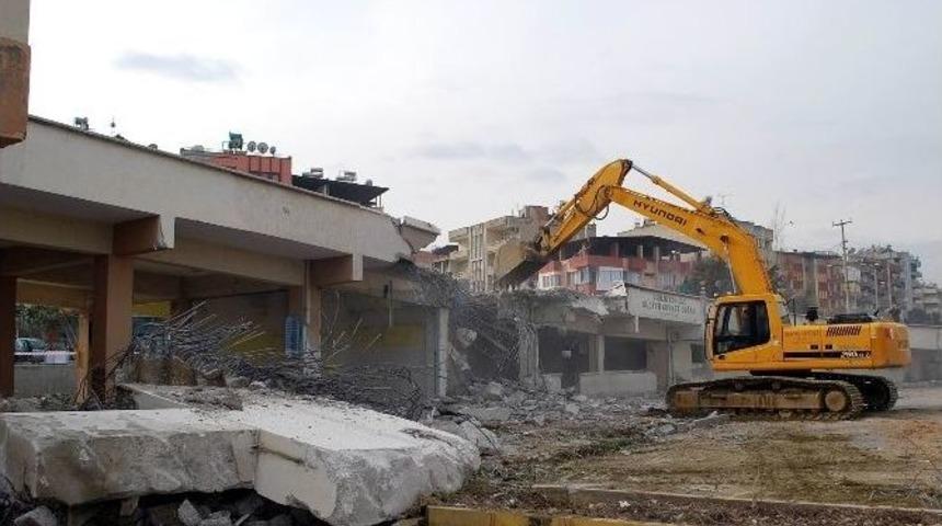 Yeni Bedesten &Ccedil;arşısı İ&ccedil;in Yıkım Başladı