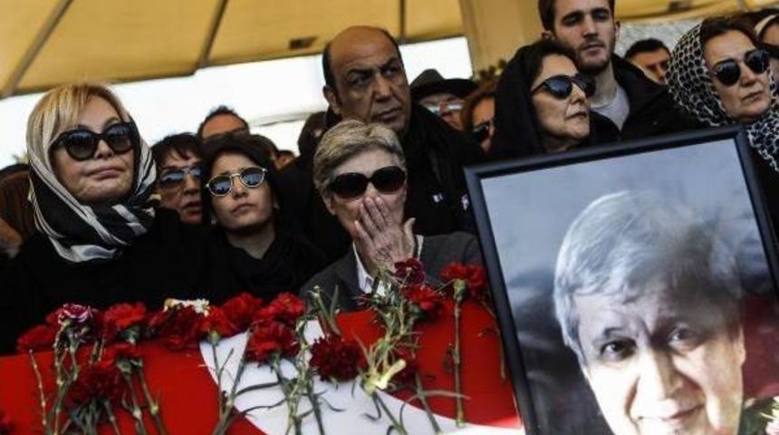 Fotoğraflar// Halit Ak&ccedil;atepe, Şakirin Camii'nden Son Yolculuğuna Uğurlandı