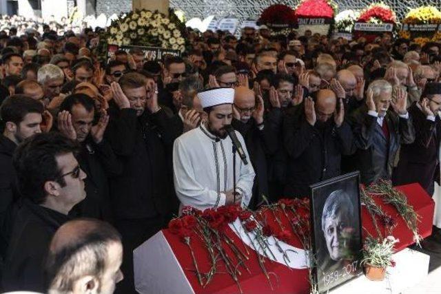 Fotoğraflar// Halit Akçatepe, Şakirin Camii'nden Son Yolculuğuna Uğurlandı