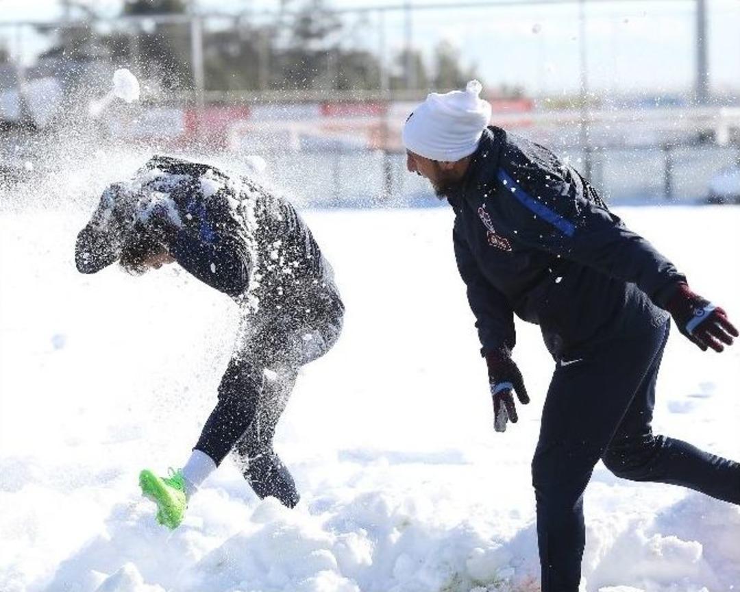 Trabzonspor&rsquo;da Kar Keyfi