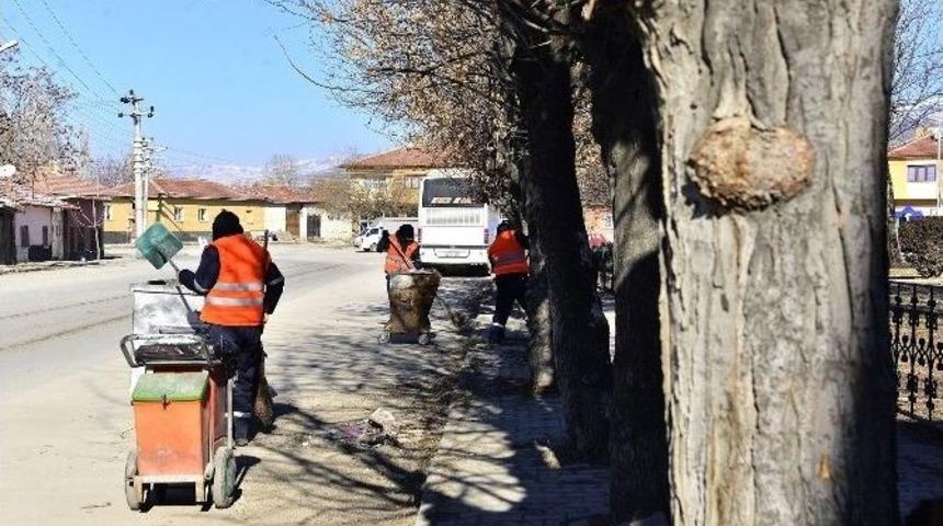 Tepebaşı Temizlik &Ccedil;alışmalarını Aralıksız S&uuml;rd&uuml;r&uuml;yor